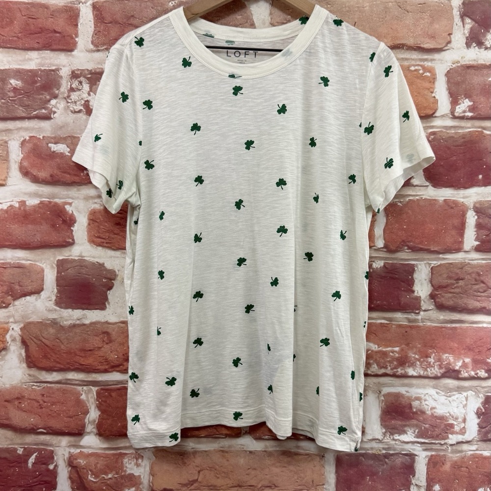 Ann Taylor Loft T Shirt Womens L White Green Shamrock Clover St Patricks Day Top